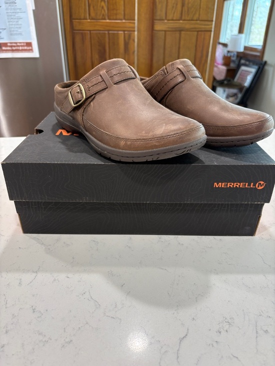 Merrell Shoes - Merrell Women’s Brown Leather Slip-On’s